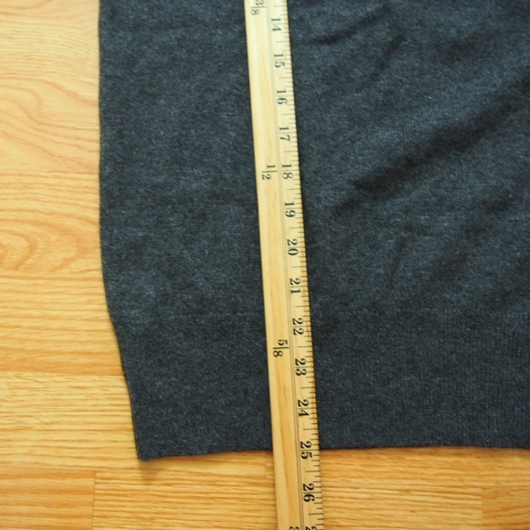 NWOT Everlane The Men's Cashmere V-Neck - Picture 5 of 7